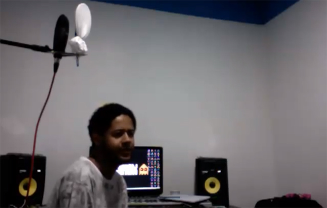 Emicida no vídeo "Reality Show"