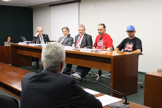 Renan Inquérito e Vras77 na Câmara dos Deputados, em Brasília.