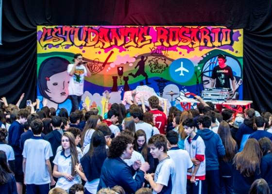 Cabes faz show em Colégio em Curitiba