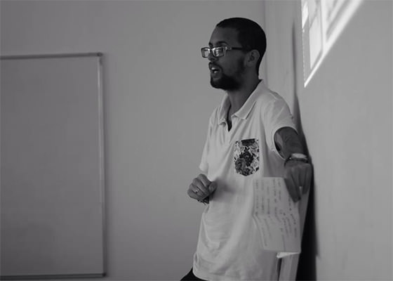 Marcello Gugu em sala de aula