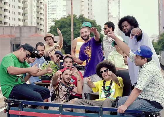 Zulumbi no clipe Essa É Pra Você