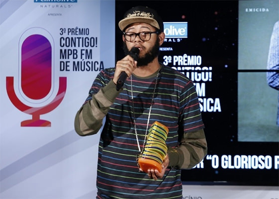 Emicida no 3º Prêmio Contigo MPB FM de Música (Foto: Alex Palarea e Felipe Assumpção/AgNews)