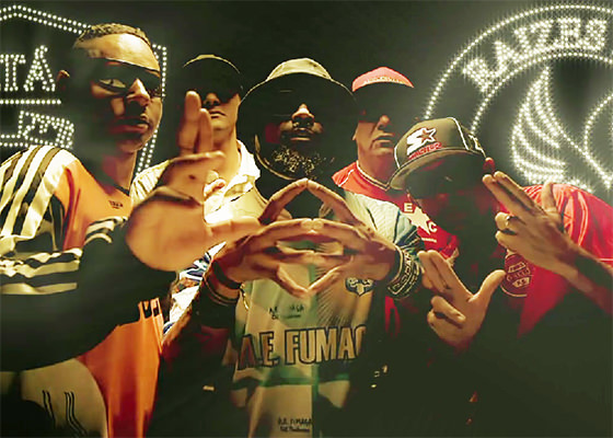 De Menos Crime no clipe A Todos da Várzea
